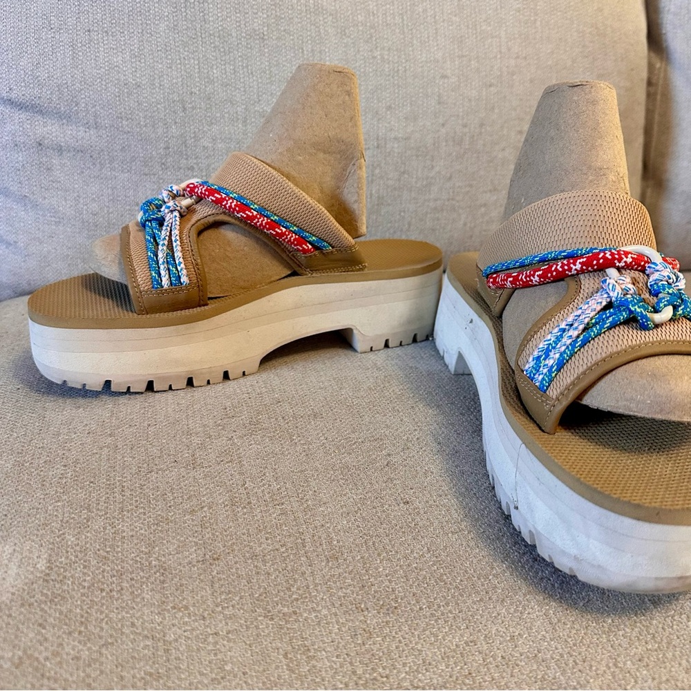 Teva Indio Carabiner Slide Rope Platform Sandals Stretchy tan, red, white, blue - Picture 5 of 11
